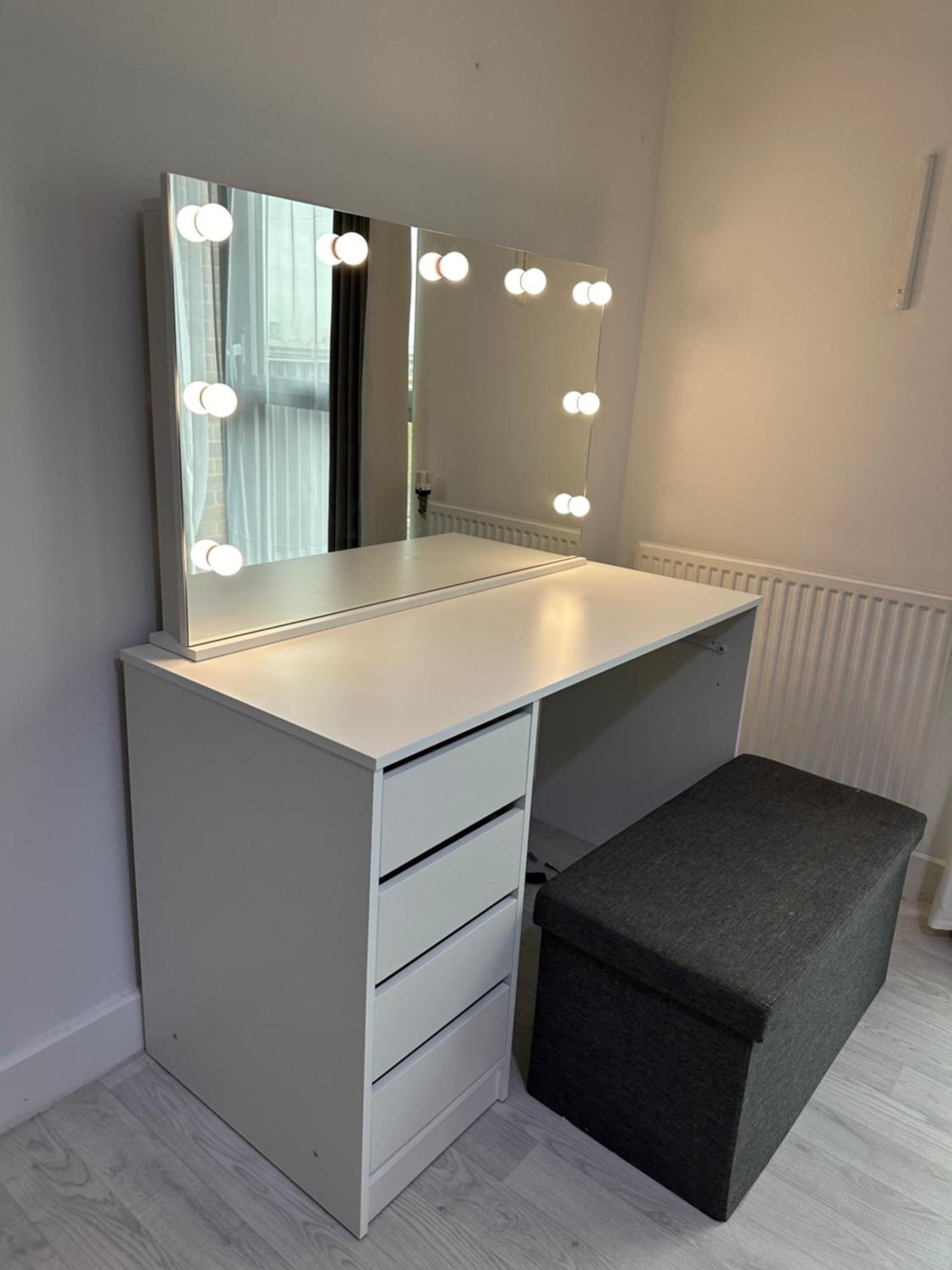 Flat In - Excel,o2,city Airport *