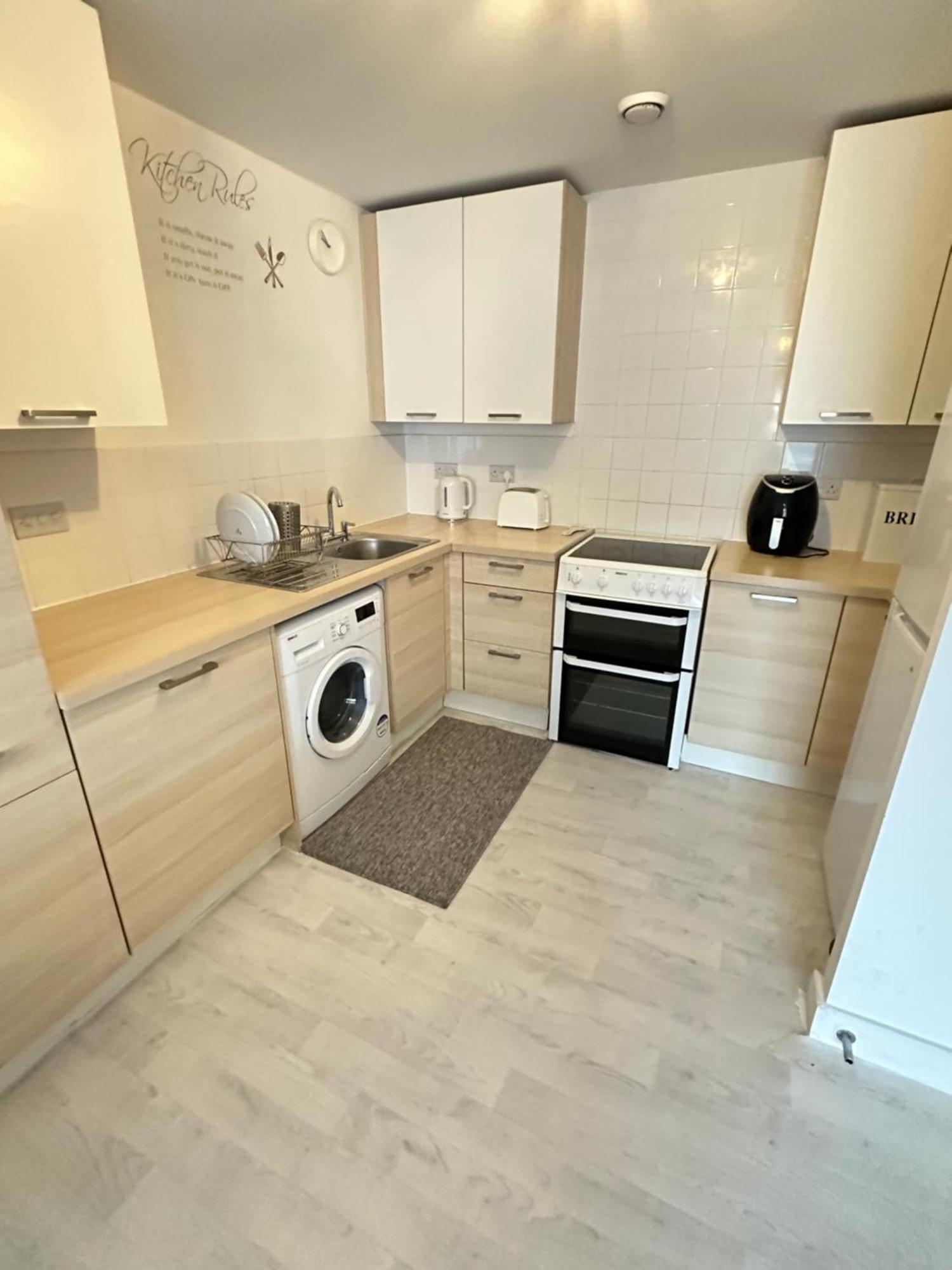 Flat In - Excel,o2,city Airport